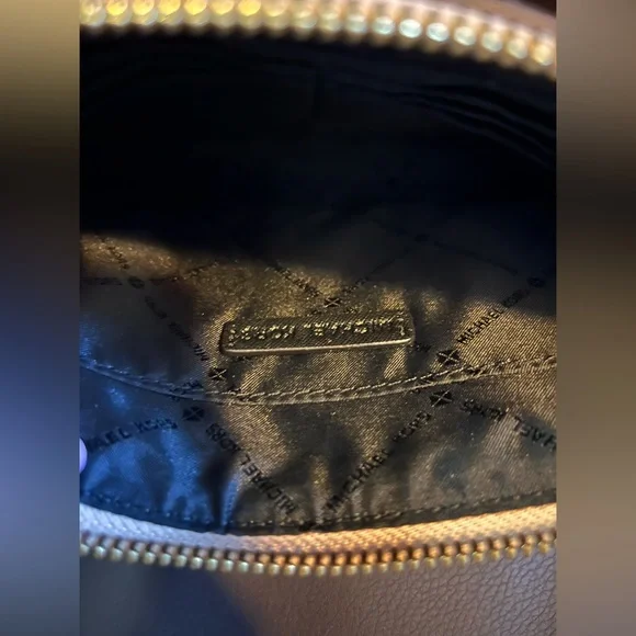 MICHAEL Michael Kors MICHAEL Michael Kors Emry Lace Wristlet PreLoved - Picture 9 of 11